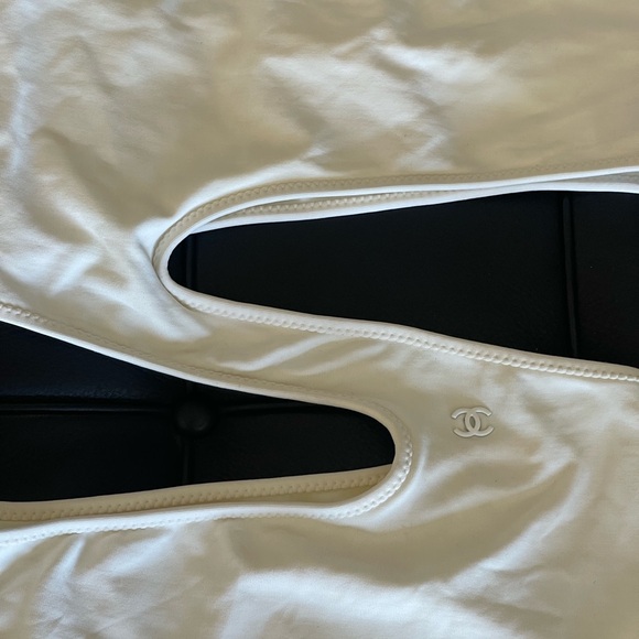 VINTAGE CHANEL WHITE LOGO SWIMSUIT💝HP - Picture 4 of 14